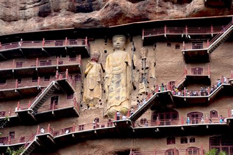  Die Grotten von Maijishan - Ein Wunderwerk der chinesischen Kunstgeschichte mit mystischer Aura